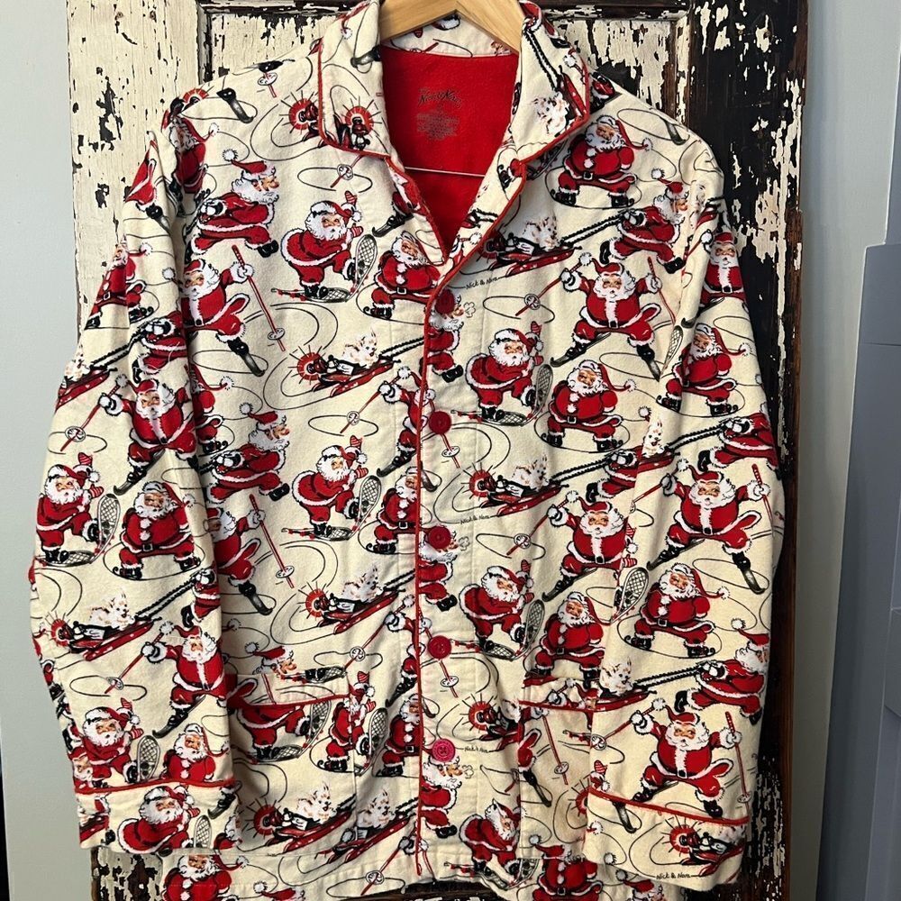 Nick & Nora Retro Santa Christmas Holiday XC skiing sleepwear. Cozy top only.